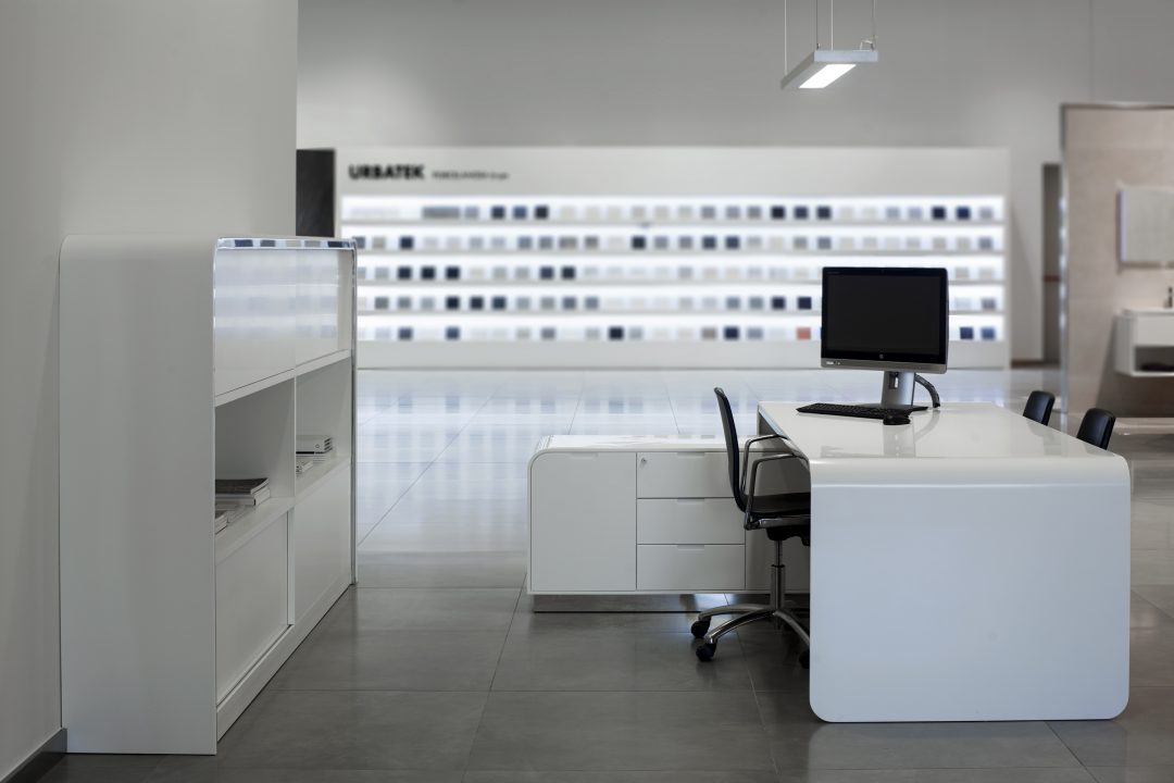 Solid Surface - Mobiliario comercial contract y muebles para franquicias