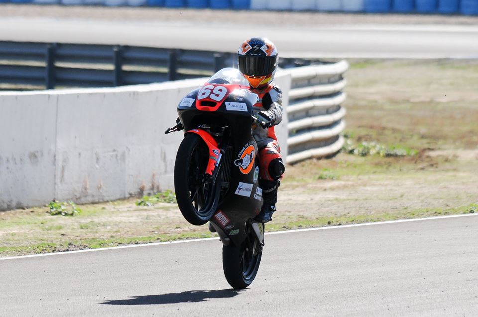 Ruda 7 - Mobiliario comercial contract y muebles para franquicias